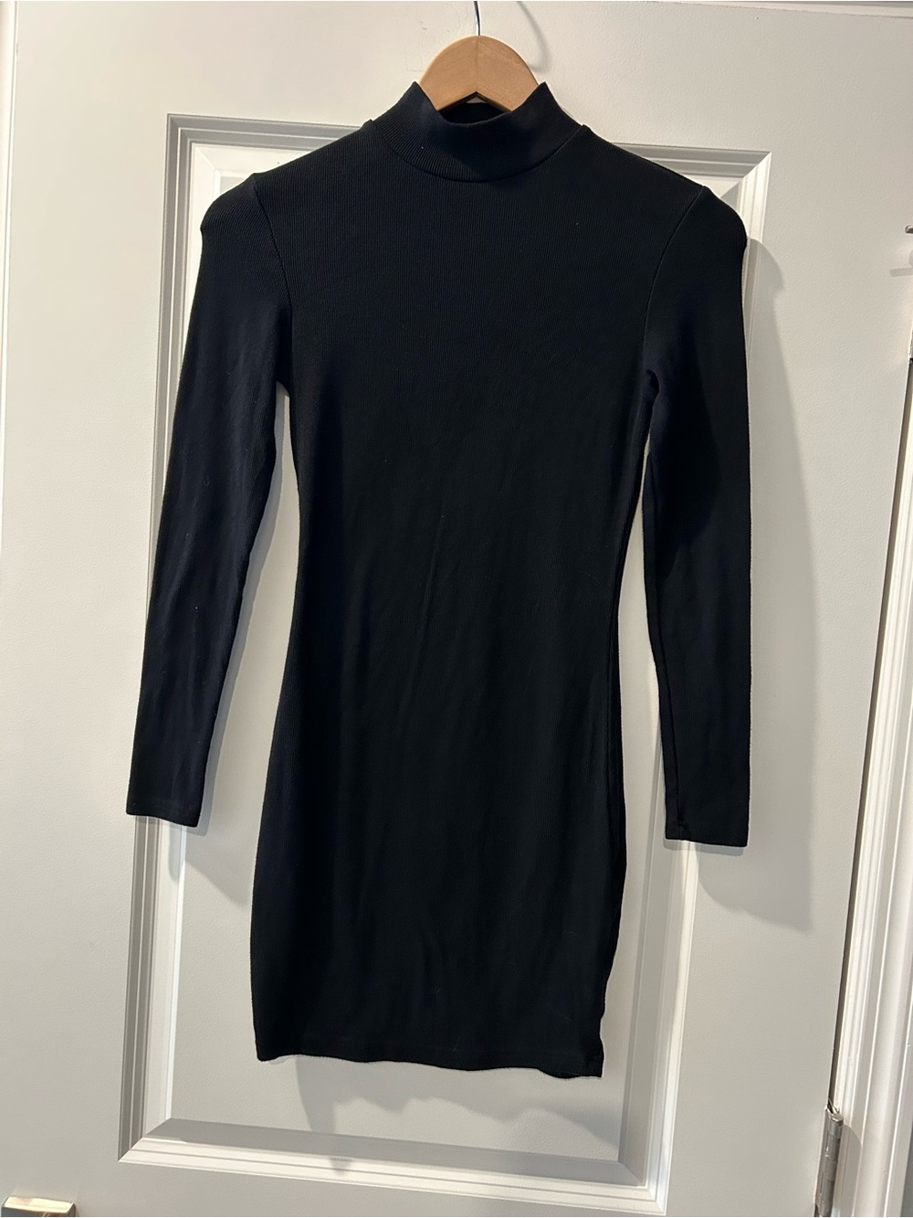 Women's Black Long-Sleeve Mock Neck Bodycon Dress